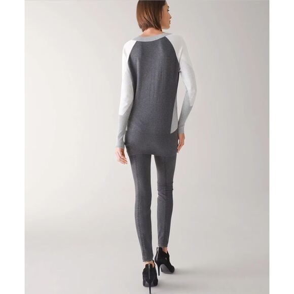 NWT WHITE HOUSE BLACK MARKET LS Vink Gray.Colorblock Tunic Sweater V-Neck Size S - Picture 4 of 10